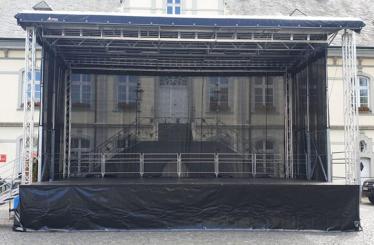 Vermietung - Bühne / Mobile Trailerbühne 10x6m 